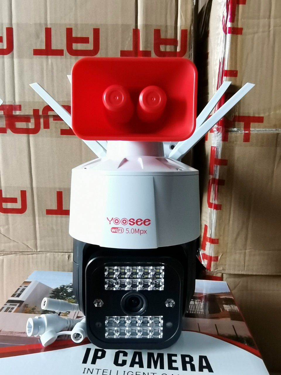 camera-yoosee-ptz-4-rau-kem-loa-lon-5-0mp-ngoai-troi-1